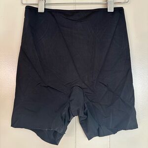 SPANX black Shapewear bottoms/ medium